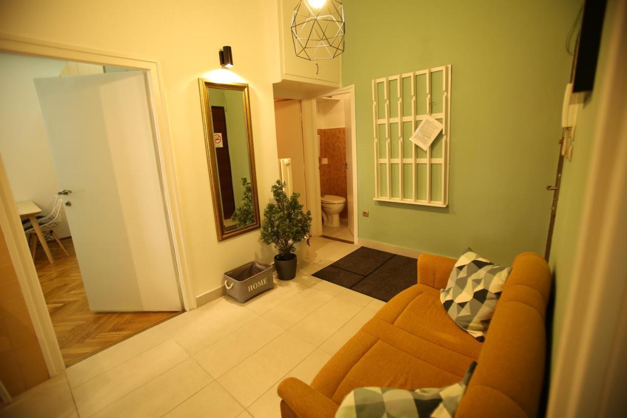 Castle Courtyard Hideaway Apartment Budapest Bagian luar foto